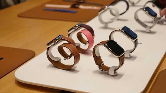 Os modelos Apple Watch Series 4 contêm baterias menores
